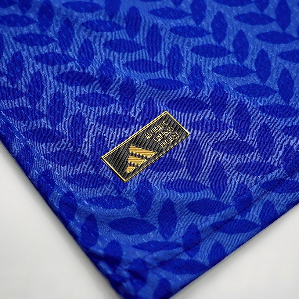 ภาพขนาดย่อ: Italy 2026 World Cup Home Player Version Shirt with Barella 18 Printing