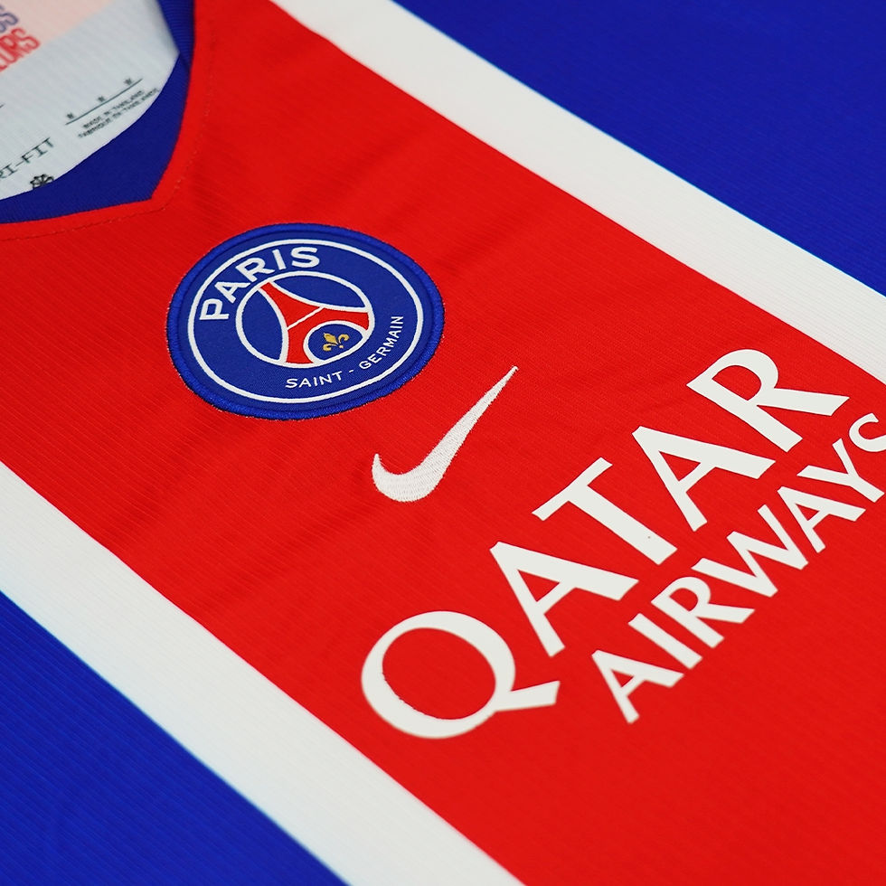 ภาพขนาดย่อ: Paris Saint-Germain Home Fan Version Shirt 2026-27