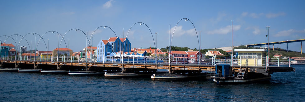 Queen Emma Bridge, Willemstad Curacao
