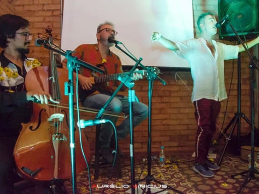 Crítica – Peri Pane e poema ArrudA encantam apesar do público tagarela em show!