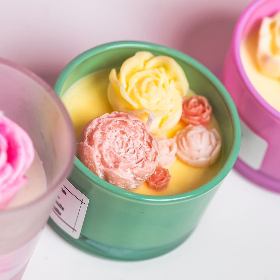 Thumbnail: Layered cream 4 Oz candle