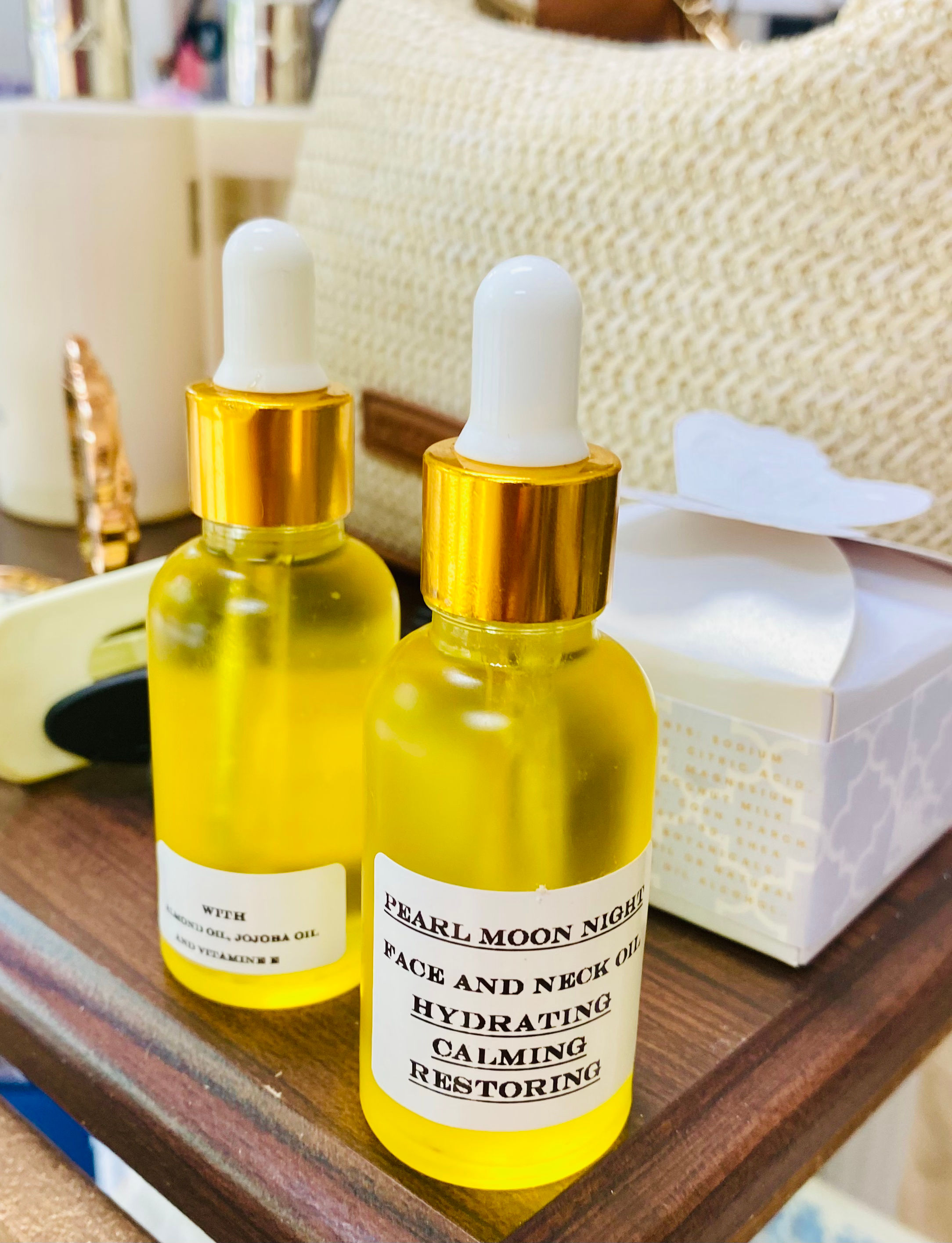 Pearl moon night face and can neck oil 30ml