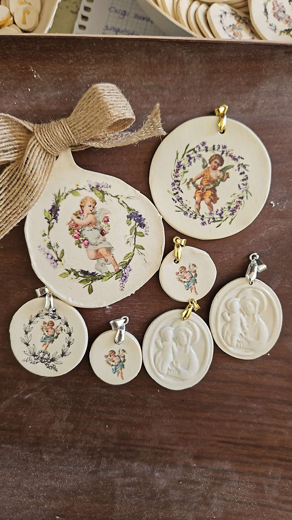 Miniatura: Medallitas para cunas de bebés 