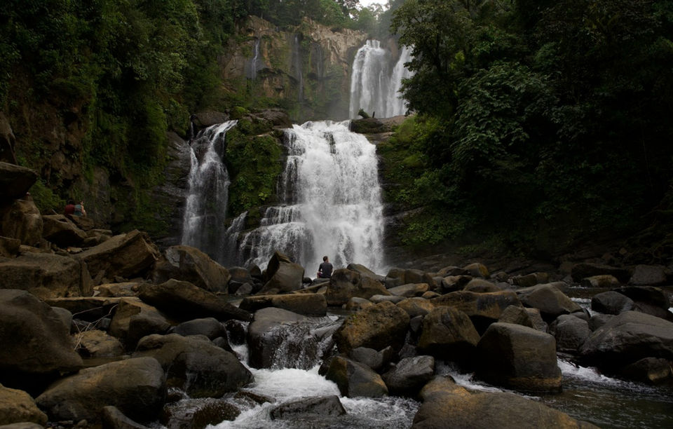 "Guided hike to Nauyaca Waterfalls in Costa Rica"
"Swimming at the base of Nauyaca Waterfalls"
"Adventure hike to the double-tiered Nauyaca Waterfalls"
"Trekking through rainforest to Nauyaca Falls"