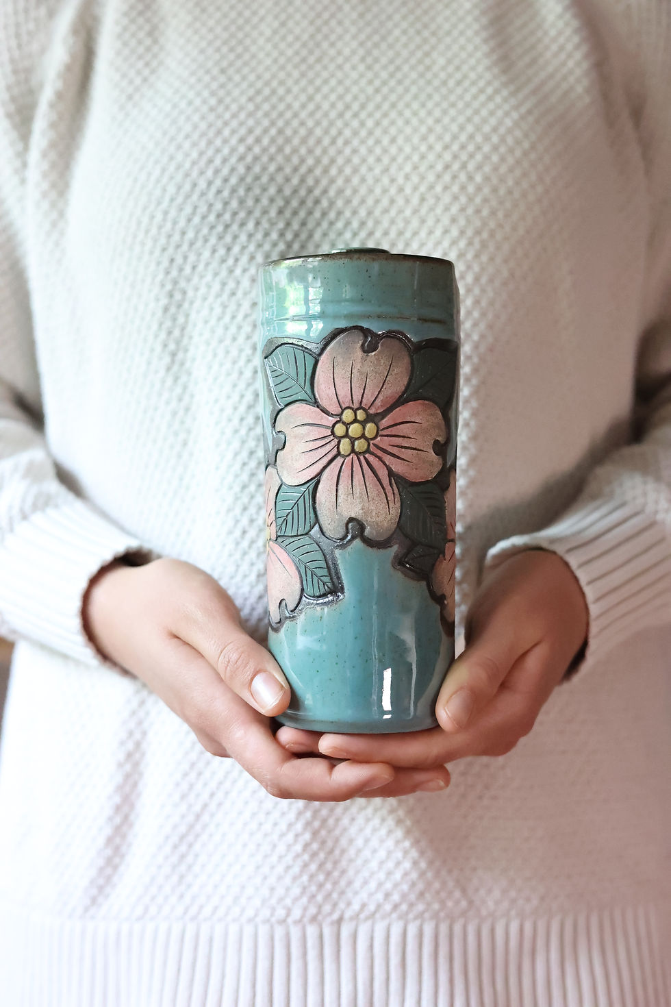 Thumbnail: Dogwood Travel Tumbler (18oz)