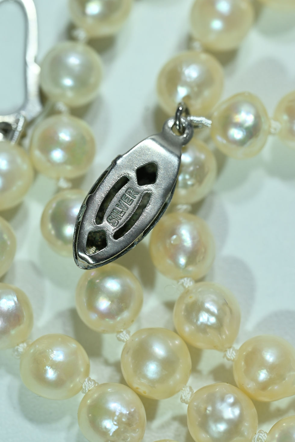 Thumbnail: Vintage Akoya cultured pearl necklace silver clasp