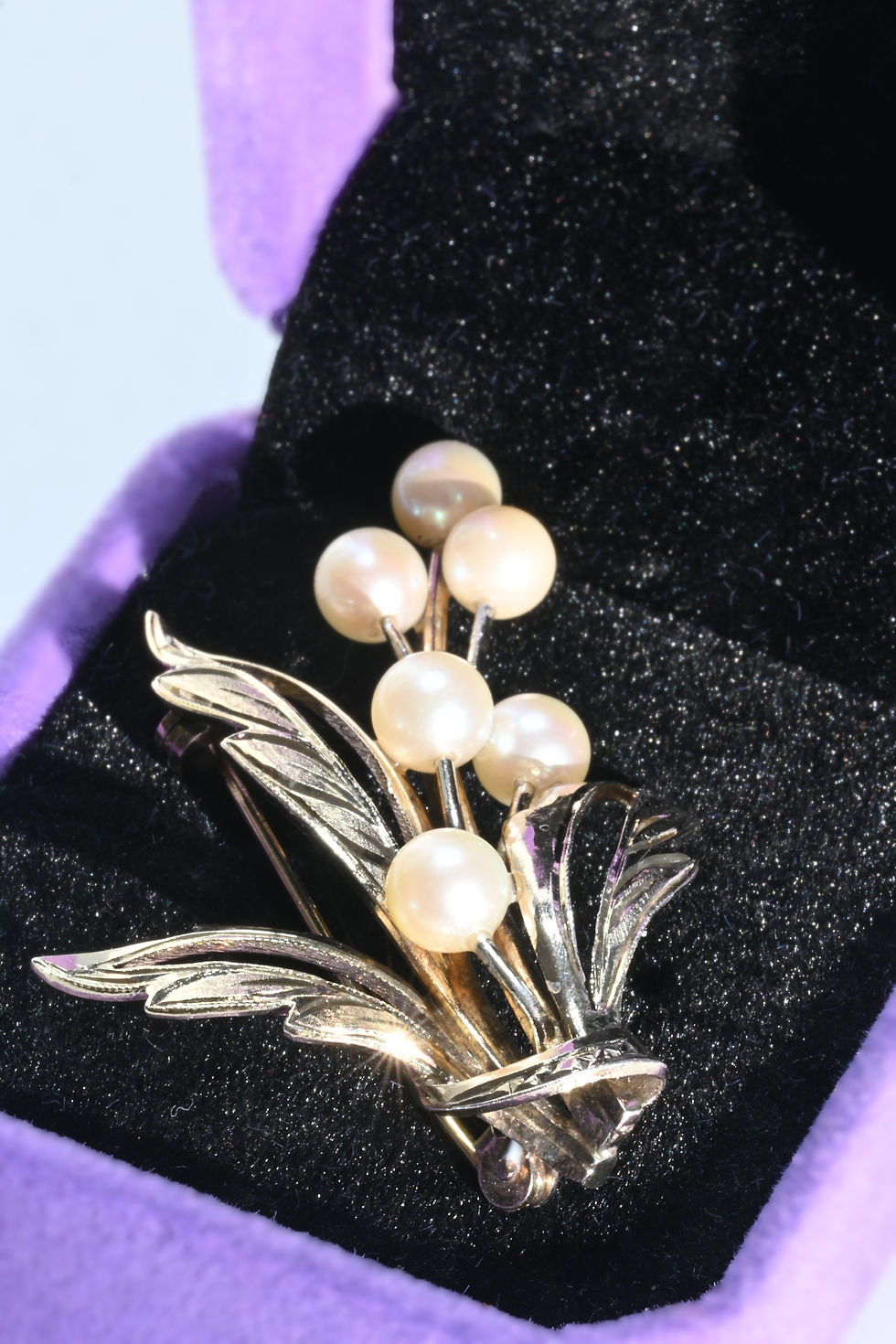 縮圖：Vintage gold plated silver and pearl brooch