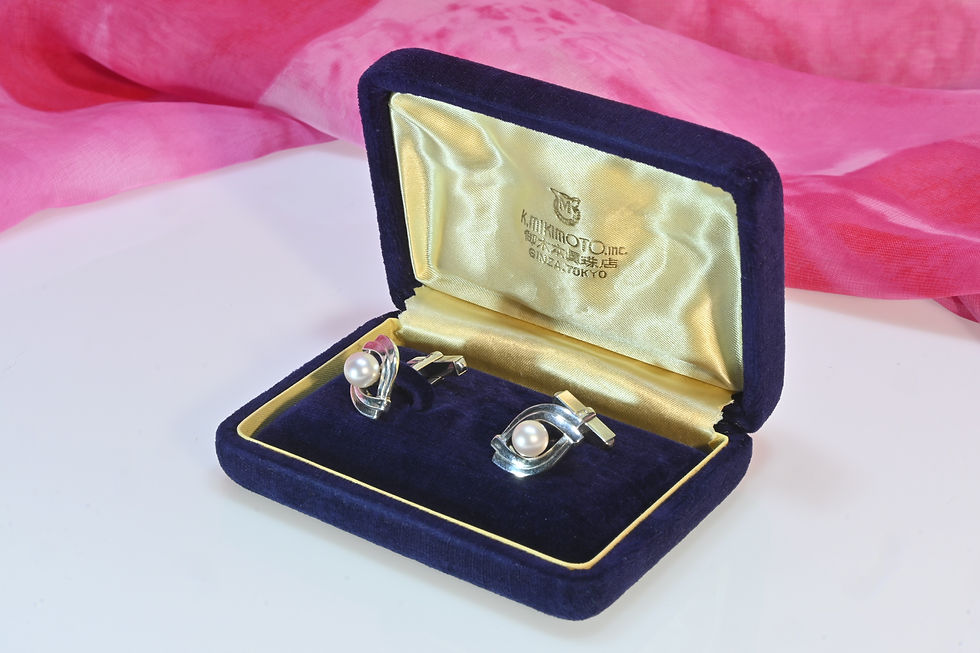 Küçük resim: Vintage Mikimoto silver and pearl cufflinks