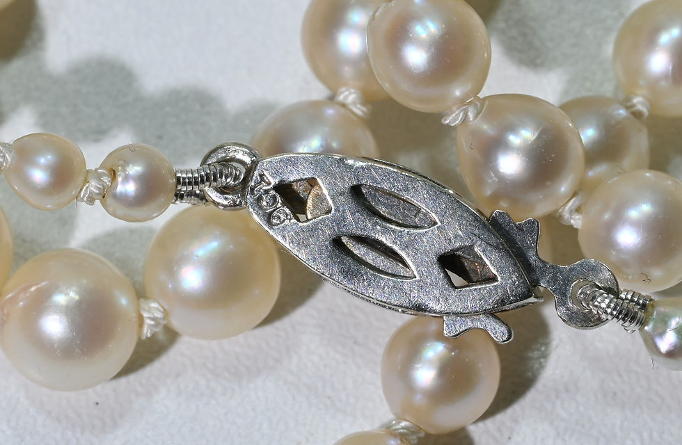Thumbnail: Vintage Akoya white gold & Diamond clasp pearls