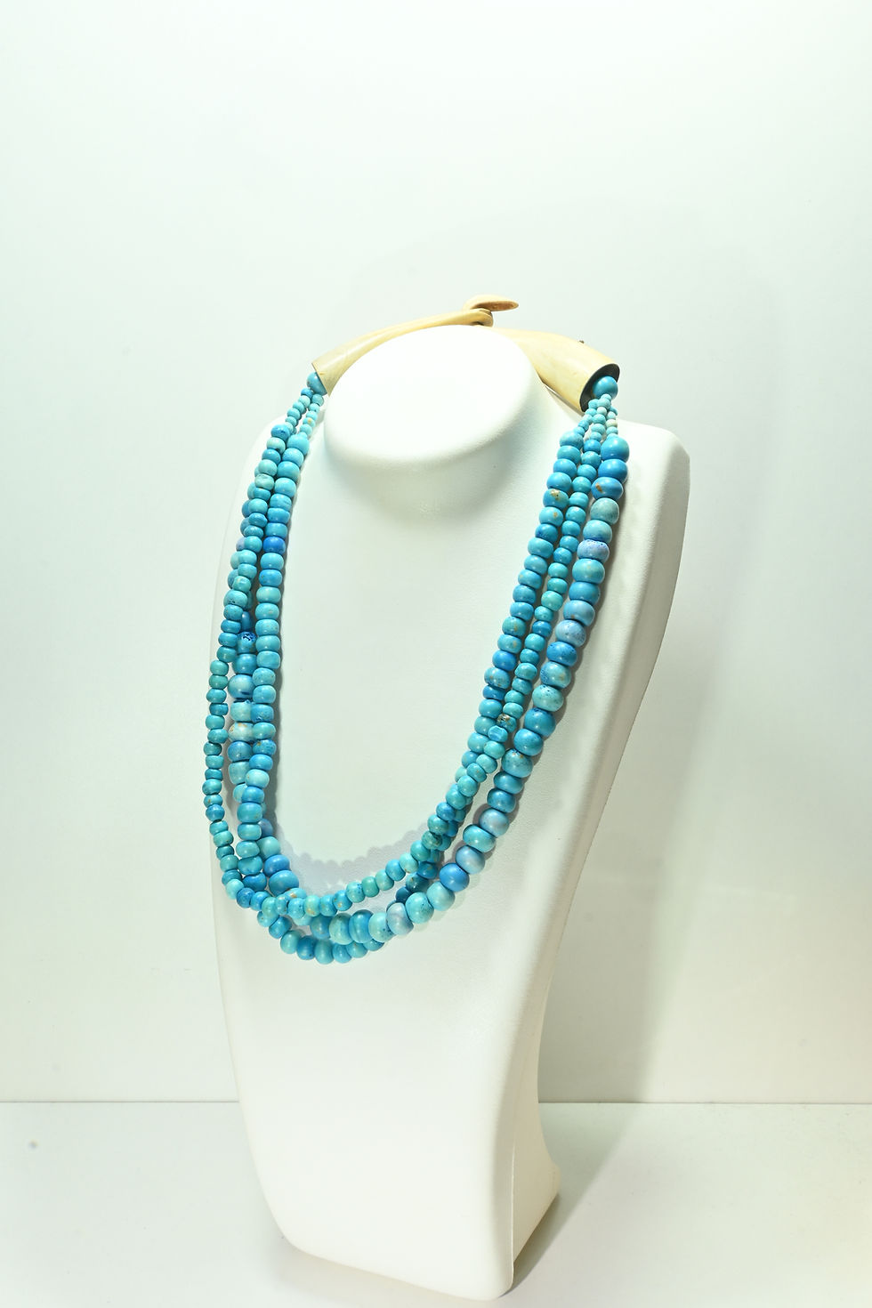 Miniatura: Collar de disfraz de Gerda Lynggaard de los años 80, con cuerno y hueso teñido.