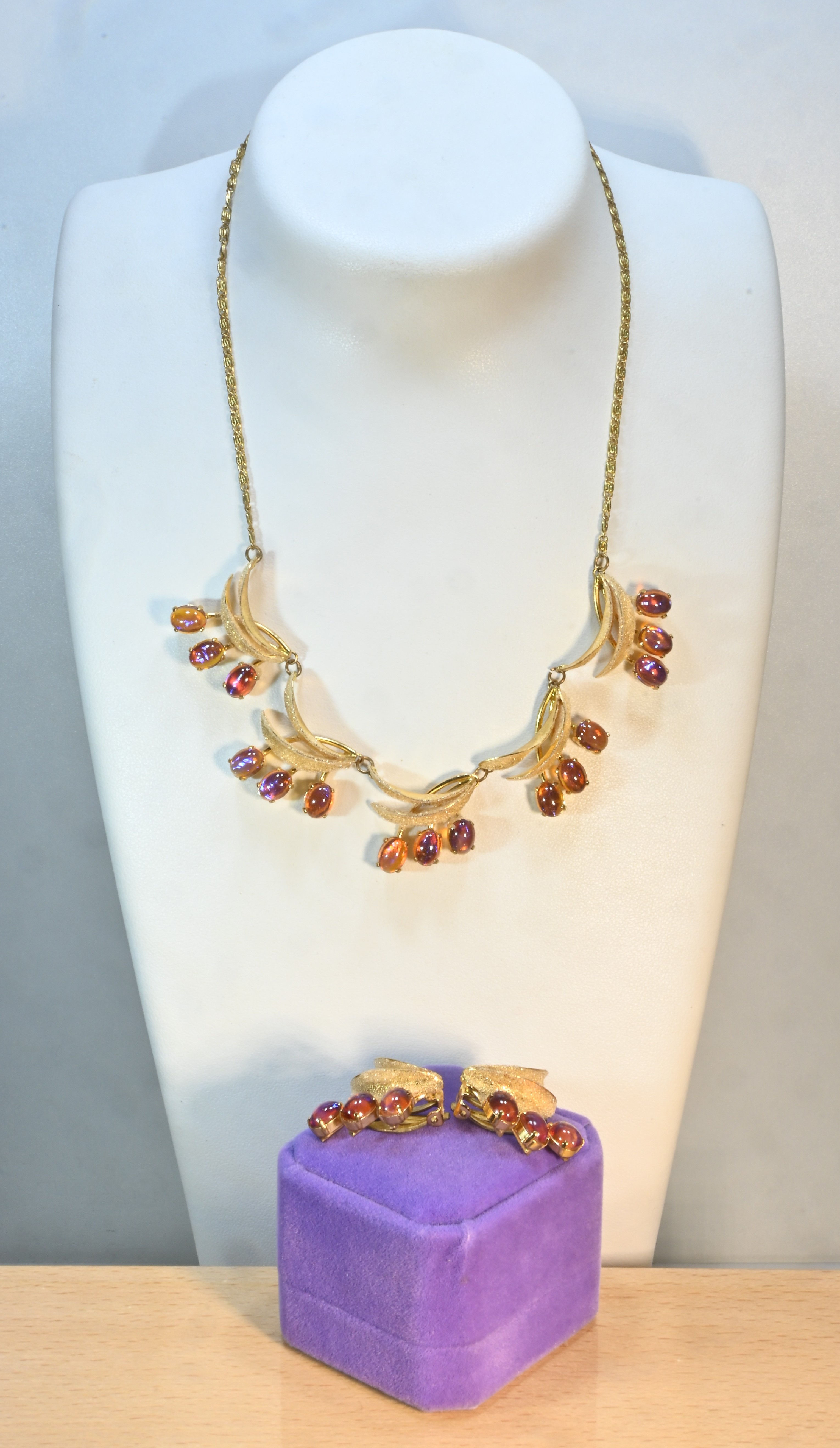 Set di collana e orecchini in vetro Aurora