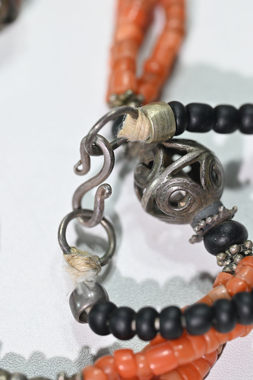 Miniatura: ¿Tíbet-Turkmenistán? Collar tribal de coral, plata y lapislázuli