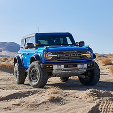 2022 Ford Bronco Raptor_off-road_Velocity Blue_01.jpg