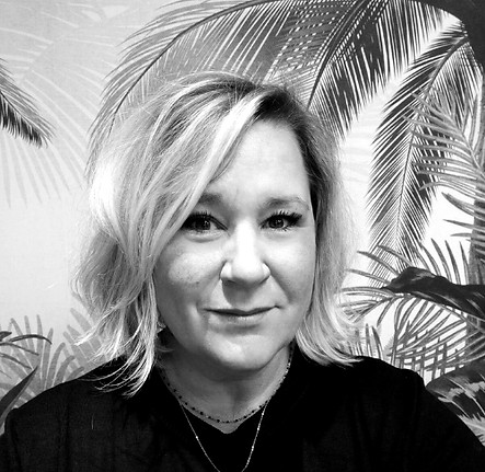 Welcome Eva_edited.jpg