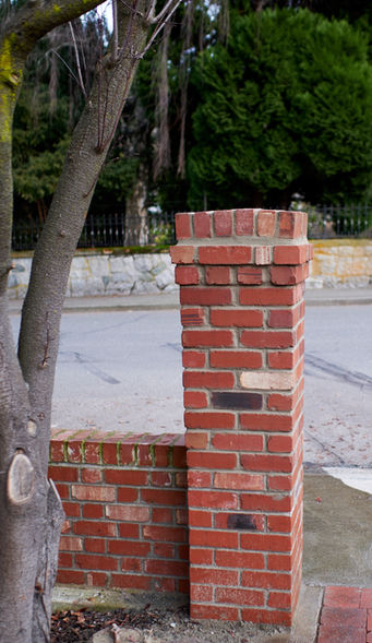 Brick pillar built by Lennox Masonry in Victoria BC