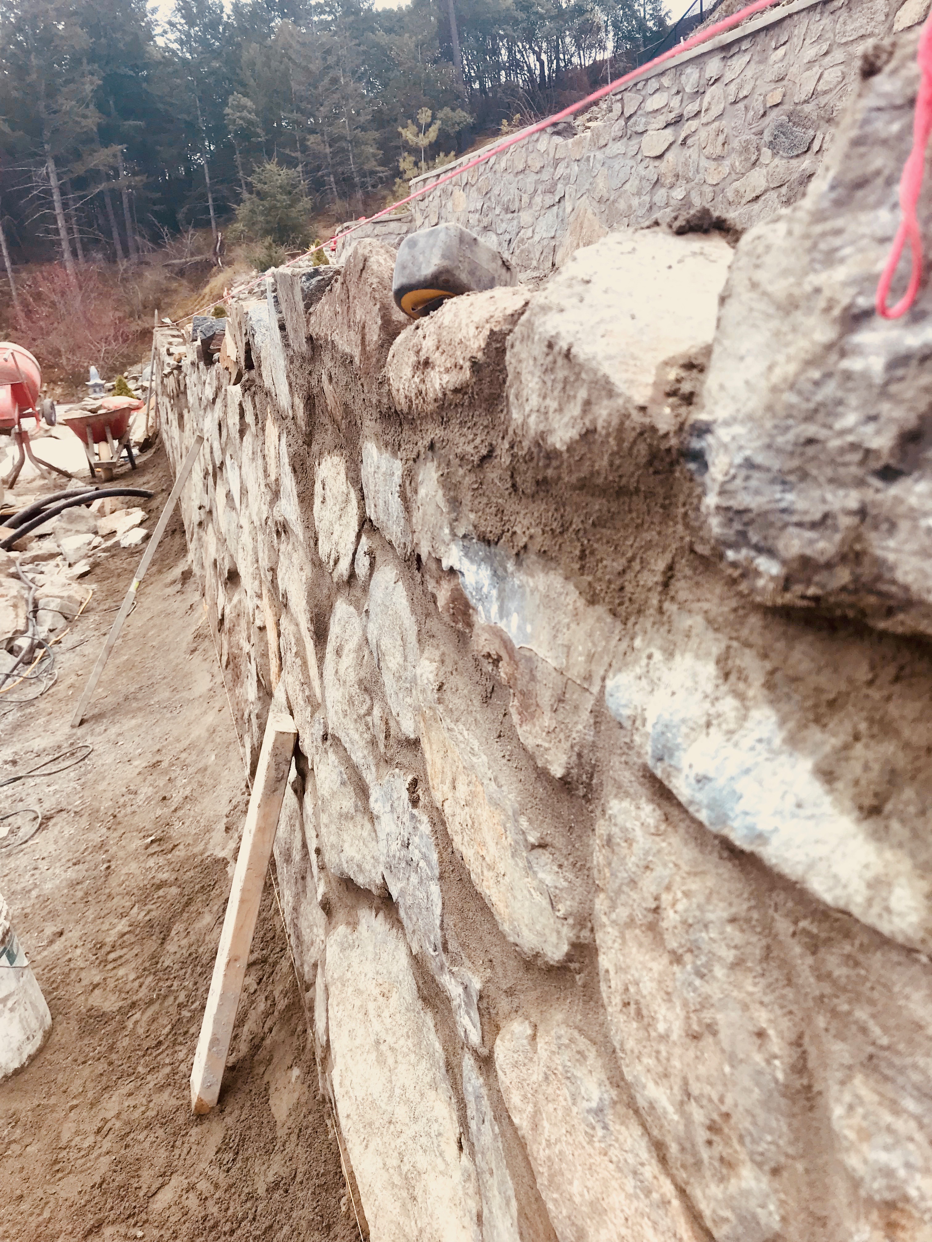 Stone Retaining Walls, Lennox Masonr