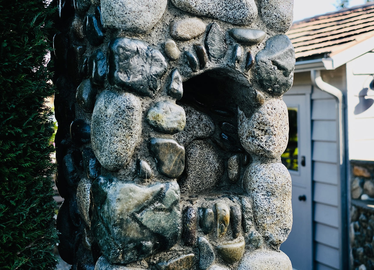 Front entrance stone pillar built by Lennox Masonry in Victoria BC