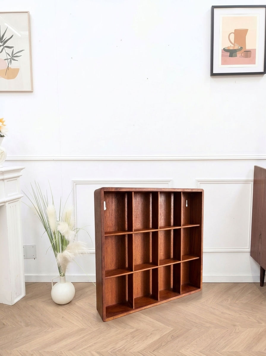 Étagère murale en teck à casiers – Style scandinave années 60
