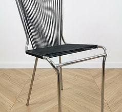 Chaise scoubidou années 70 métal chromé – Assise scoubidou noir