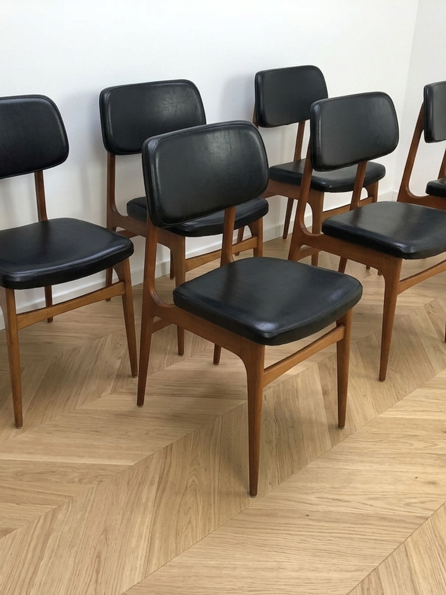 Thumbnail: Série de 6 chaises scandinaves