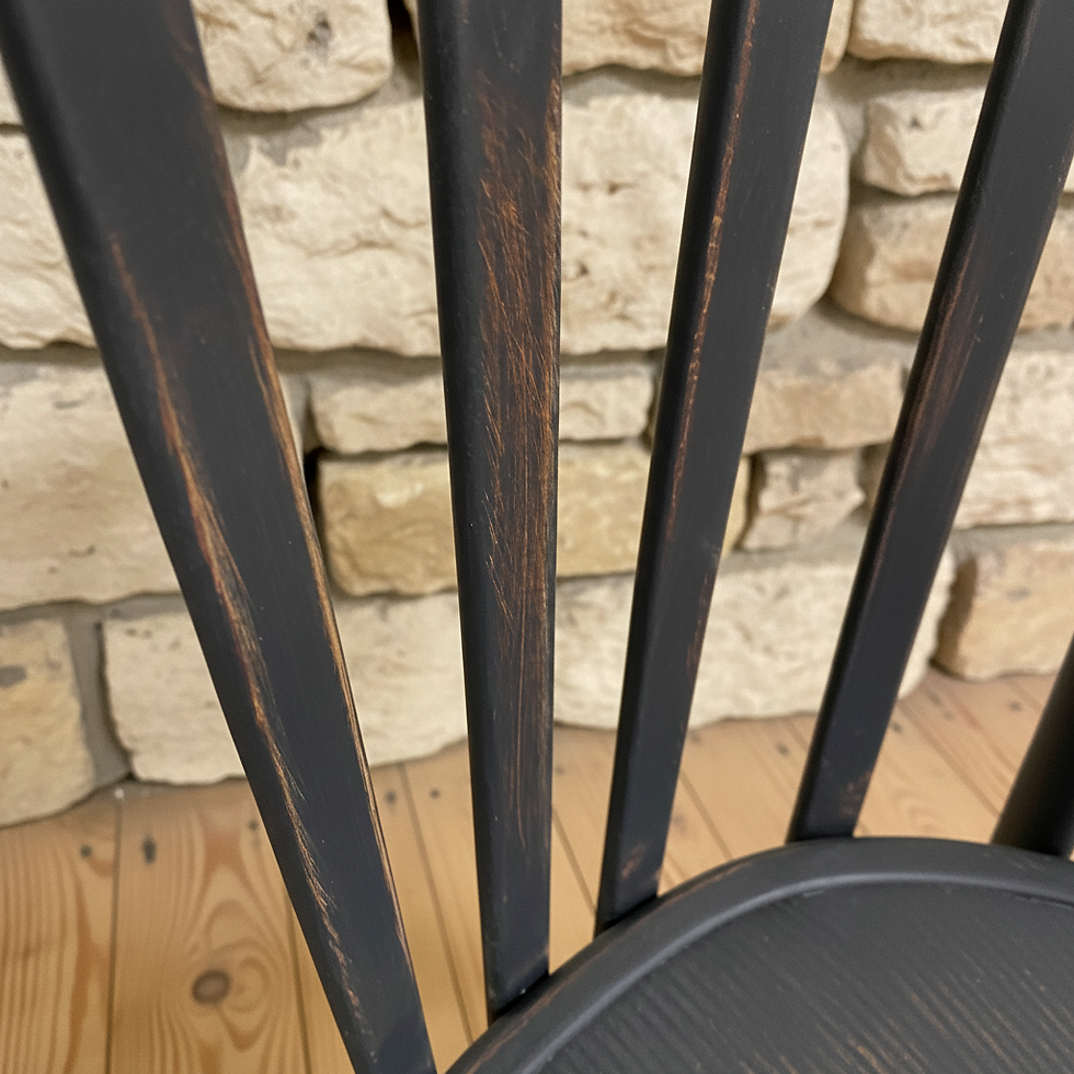 Thumbnail: Ancienne chaise bistrot noire