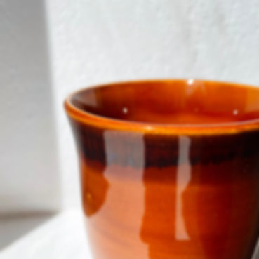 tasses ou verres en grès