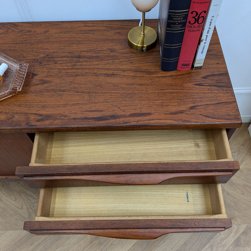 Thumbnail: Enfilade scandinave Suède vintage