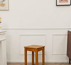 Tabouret carré ancien en bois patiné