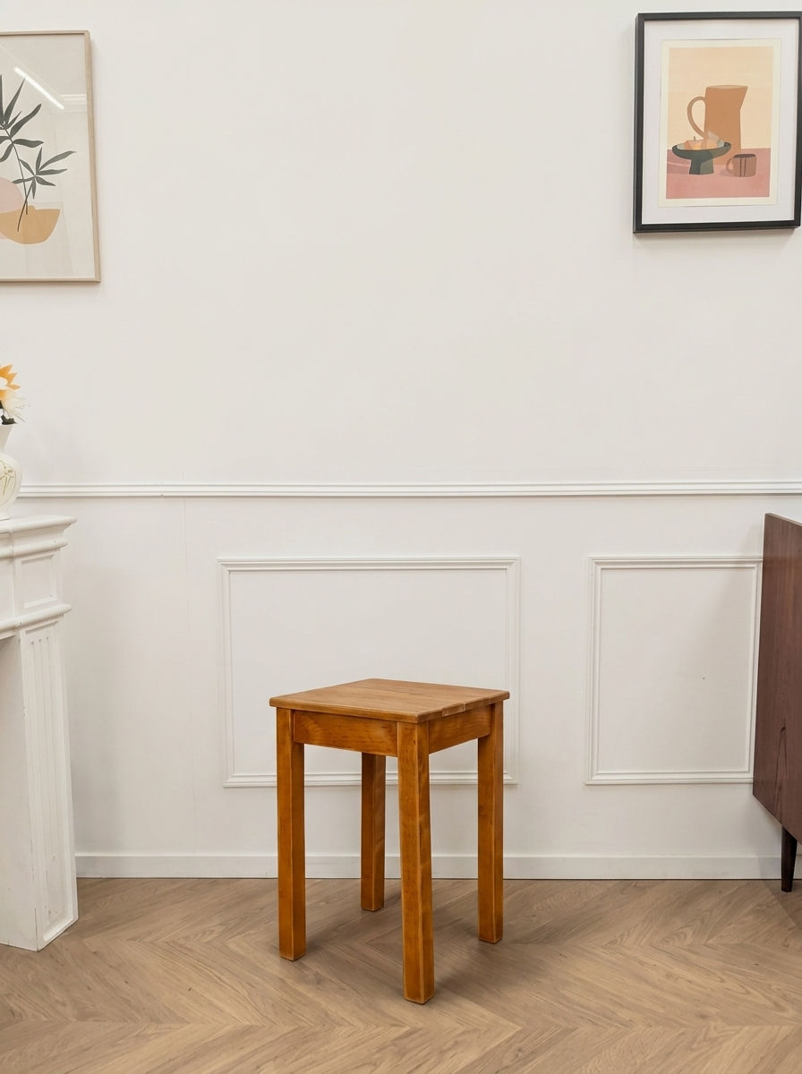 Tabouret carré ancien en bois patiné