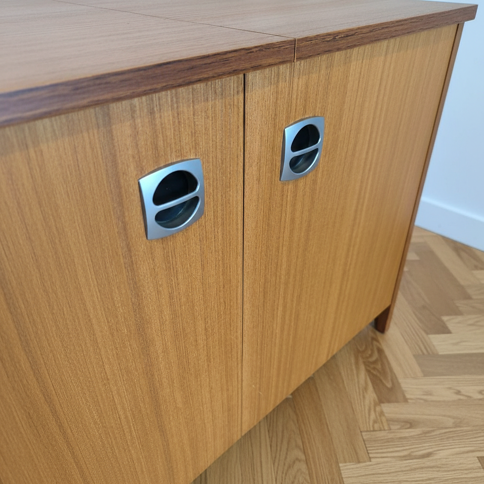 Miniature : Meuble de rangement et bureau vintage en bois