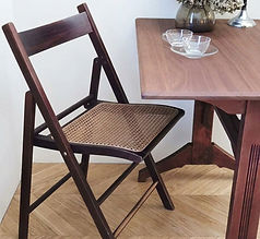 Chaise pliante vintage en bois massif, assise cannée