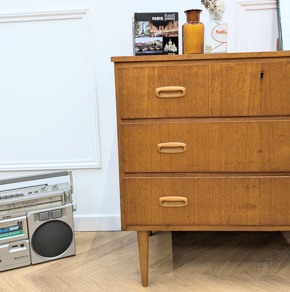 Miniature : Commode scandinave pieds fuseaux