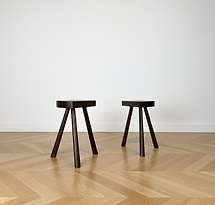 Paire de tabourets tripode vintage en bois massif