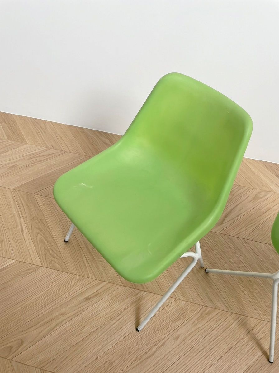 Miniature : Paire de chaises Robin Day