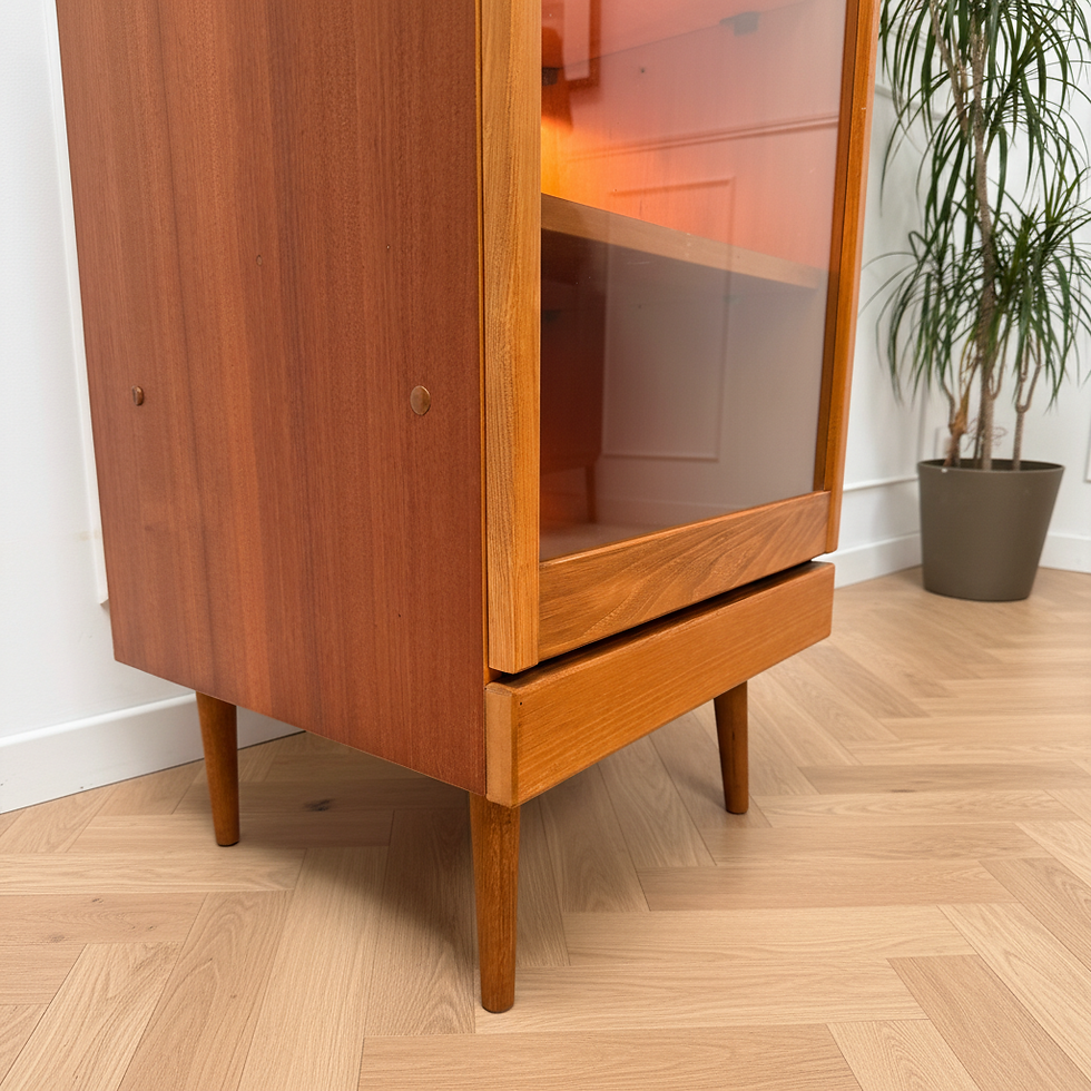 Miniature : Buffet vitré avec éclairage