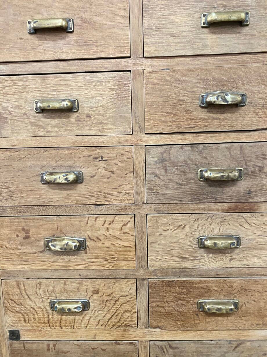 Meuble de métier à tiroirs