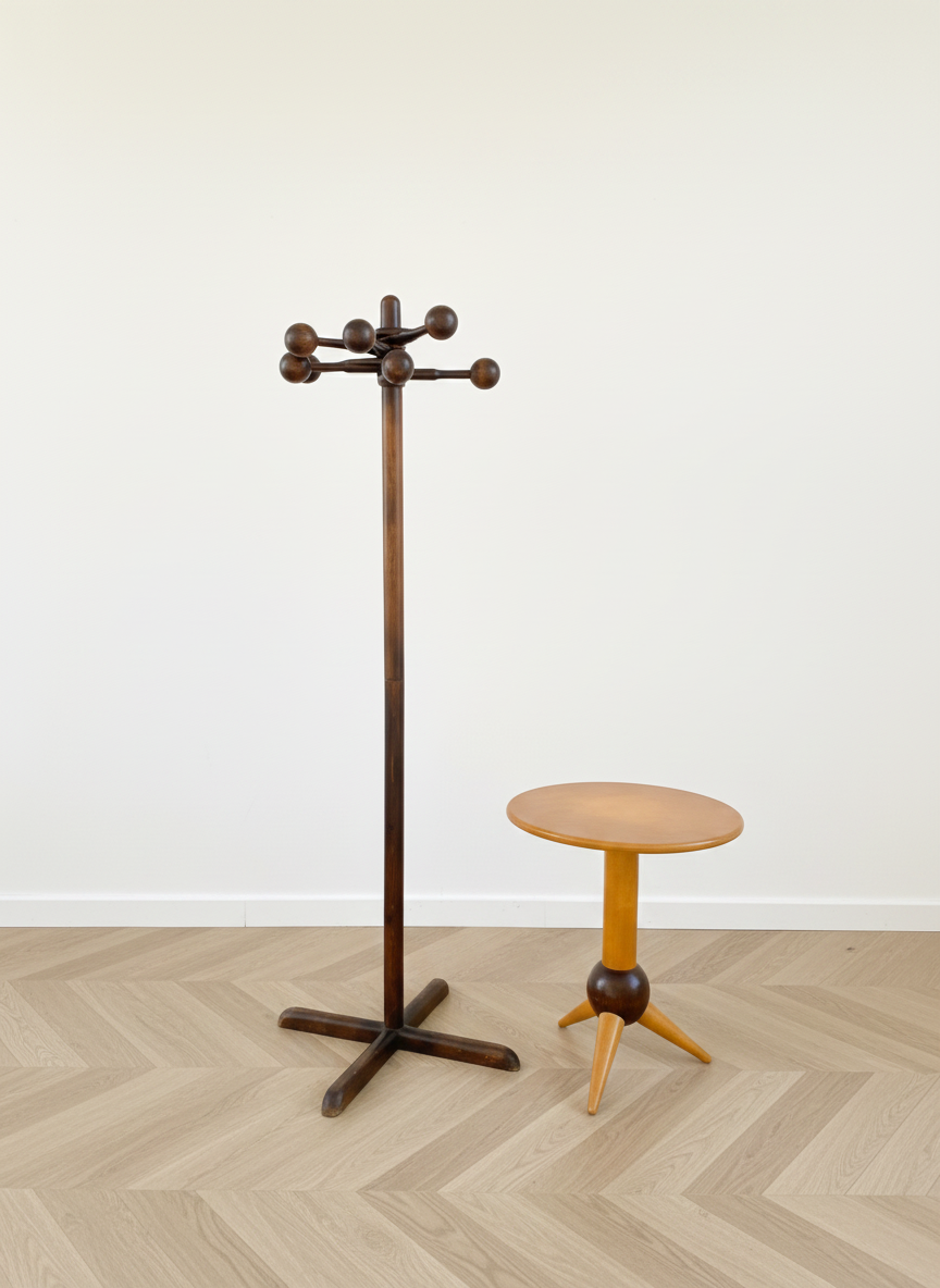 Miniature : Porte-manteau vintage en bois massif avec un tabouret