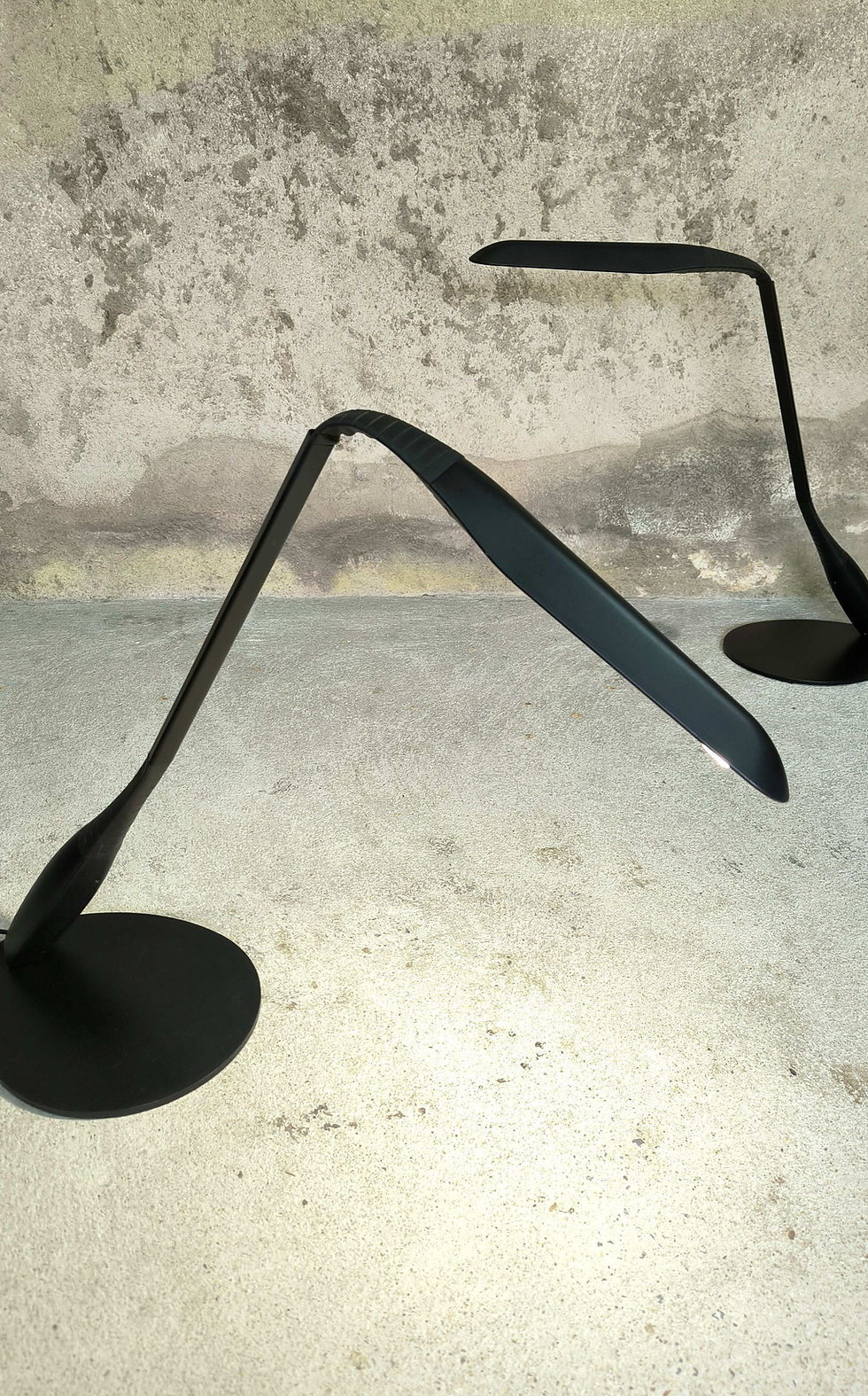 Miniature : Paire de lampe cobra noire par Philippe Michel pour Manade