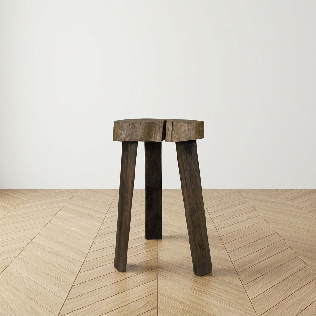 Tabouret tripode brutaliste en bois