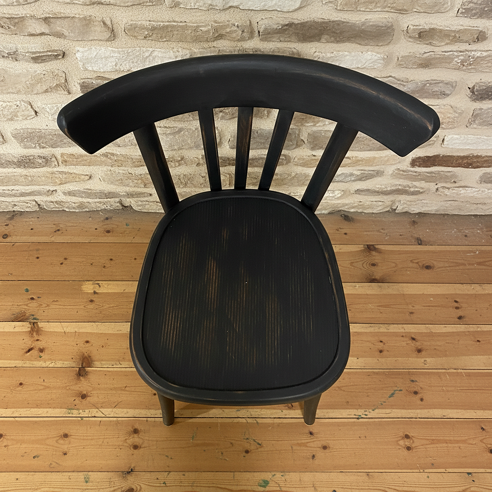 Thumbnail: Ancienne chaise bistrot noire