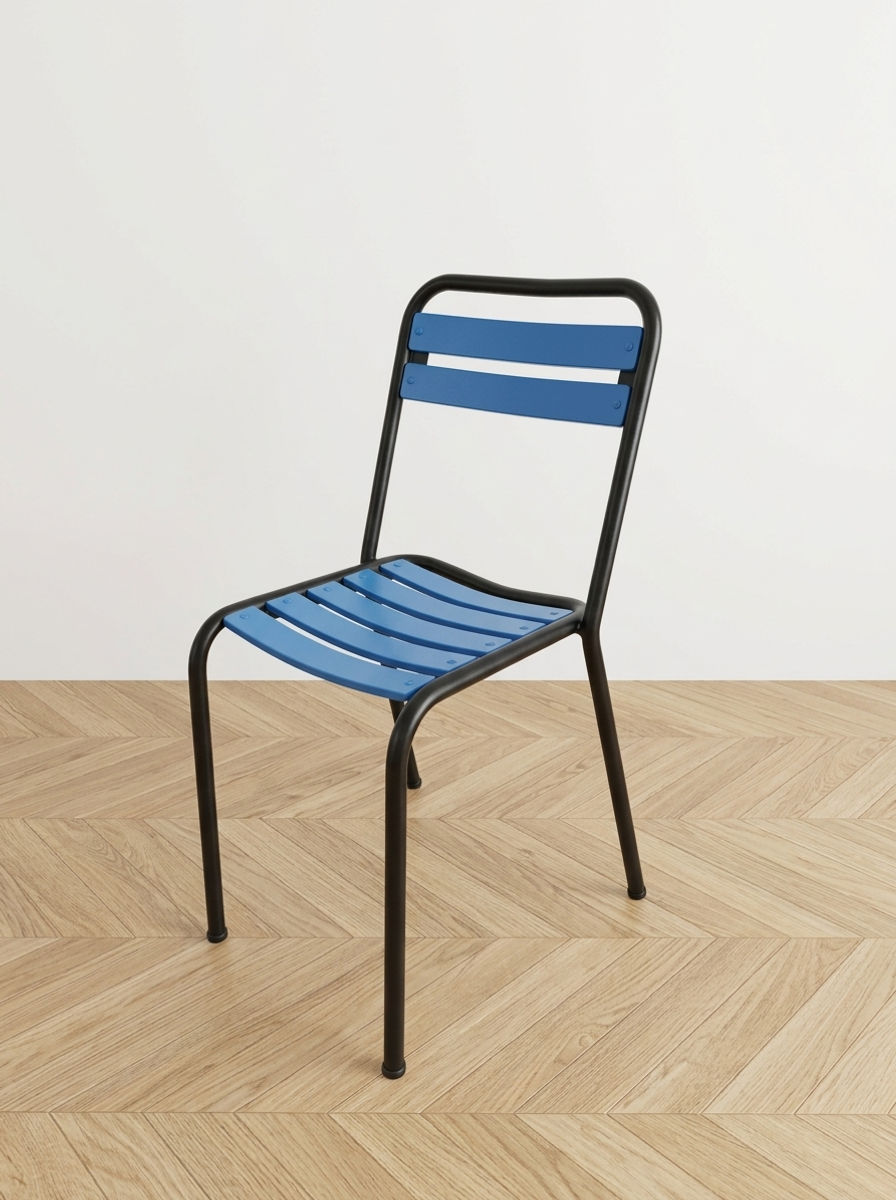 Chaise bistrot vintage en métal et bois bleu saphir