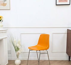 Chaise vintage en métal et plastique jaune orangé– années 70/80