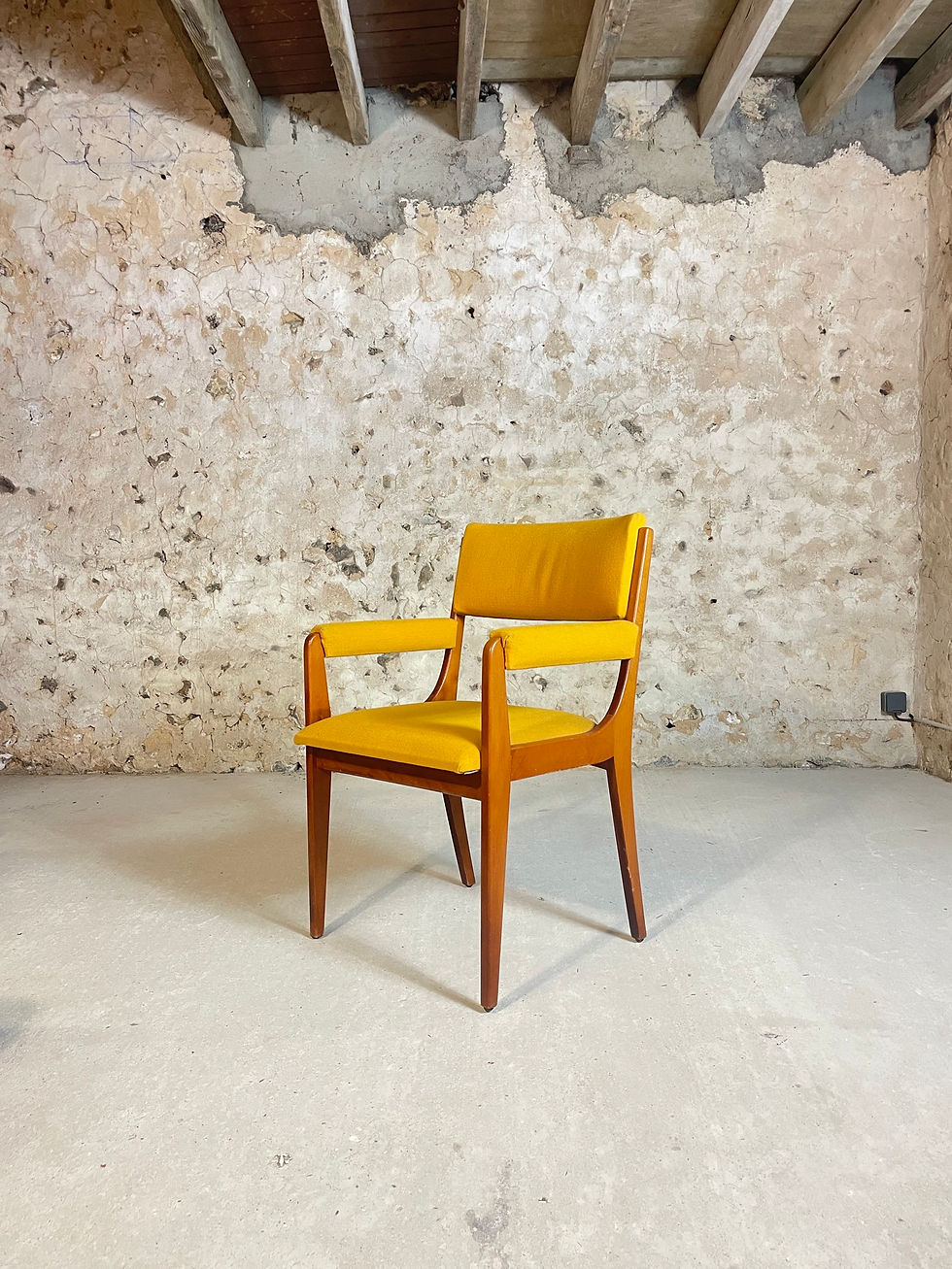 Fauteuil style scandinave couleur Safran