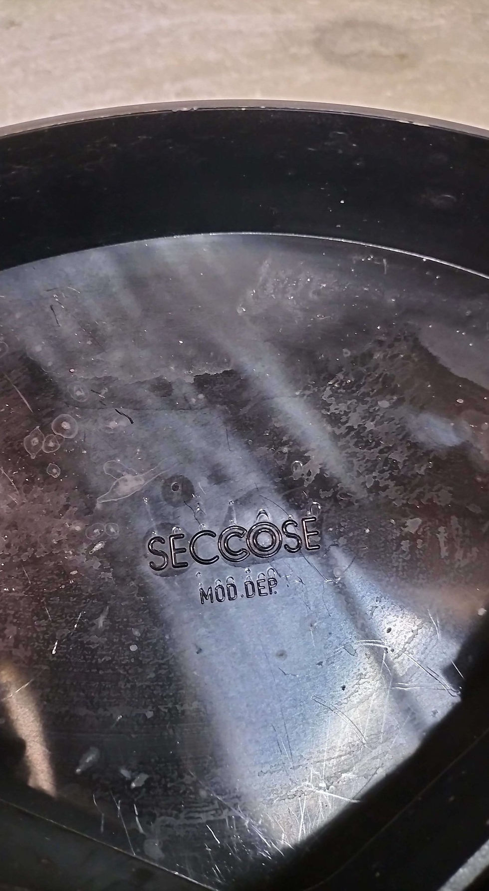 Thumbnail: Tabouret tripode design Giada Mordini pour Seccose