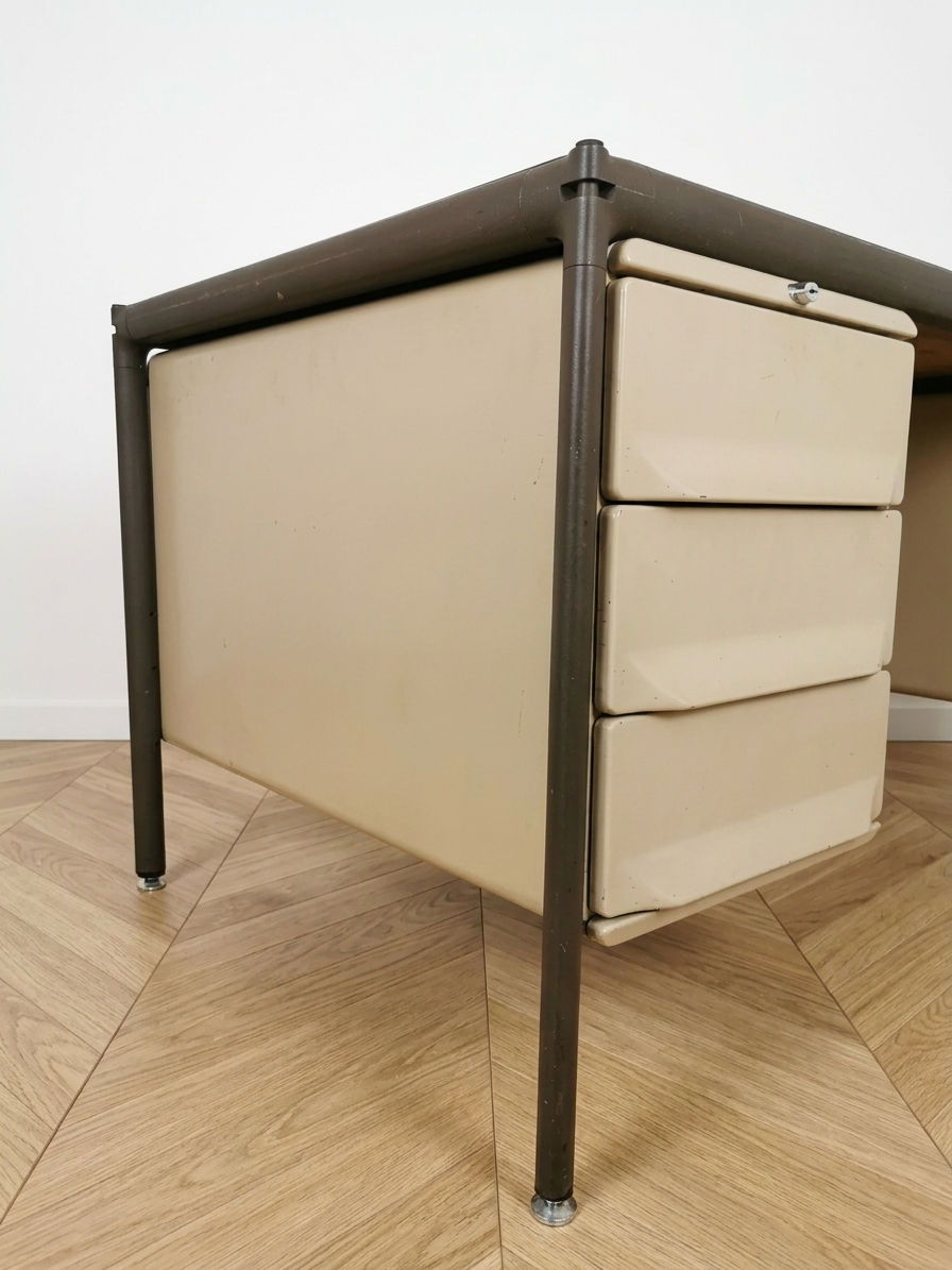 Miniature : Bureau RONÉO & sa lampe GUZZINI couleur crème