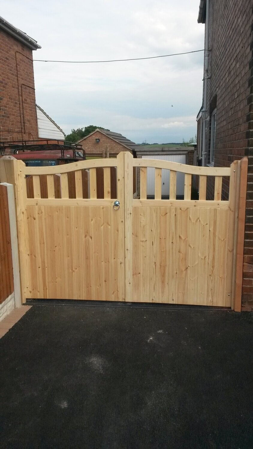 Thumbnail: Swan Neck Driveway Gates Cottage Style 