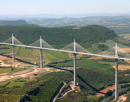 Viaduc de Millau.png