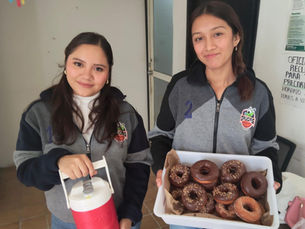 Deportistas venden donas para acudir a torneo estatal