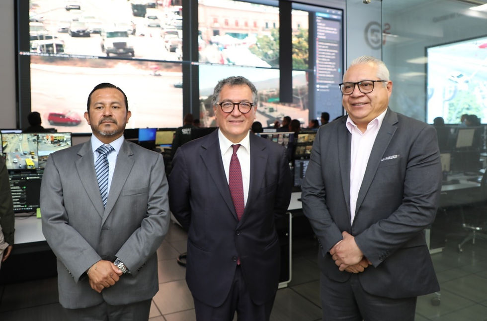 Ricardo Gallardo enchula la colonia lomas del Mezquital