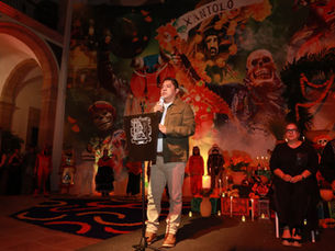 Ricardo Gallardo inaugura altar de muertos monumental en palacio de gobierno